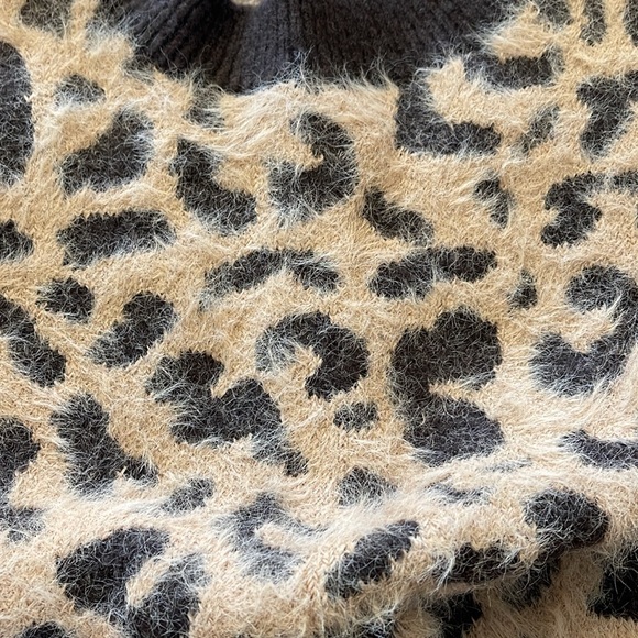 NWOT Leopard Print Brown Sweater - Picture 4 of 10